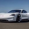 Porsche Taycan изпреварва Tesla с най-бързото зареждане