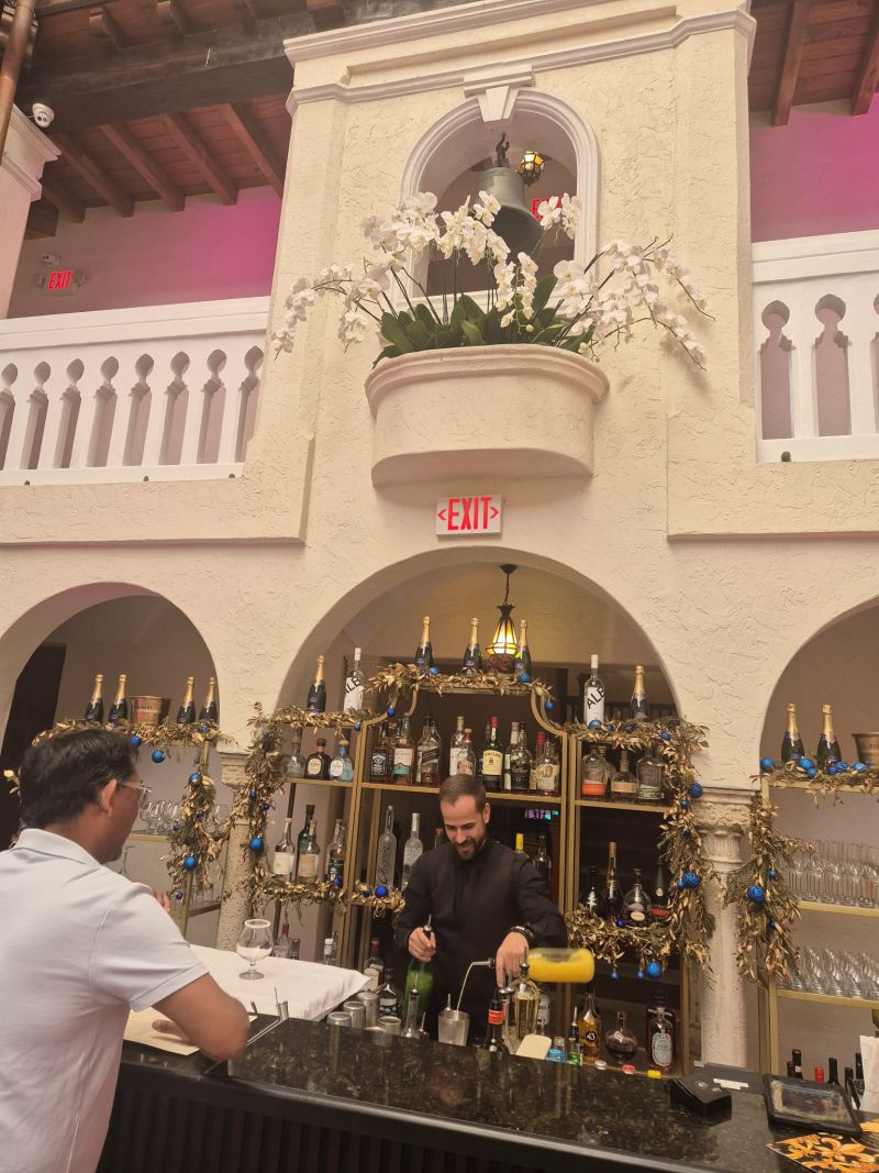 ДА! Versace: Добре дошли в къщата на гения в Маями с нас